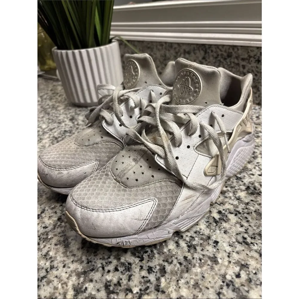 Nike Huarache Off-White/Light Gray Athletic Sneakers